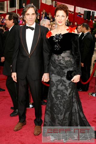 Best Actor Daniel Day-Lewis with wife Rebecca Miller in Christian Lacroix.jpg